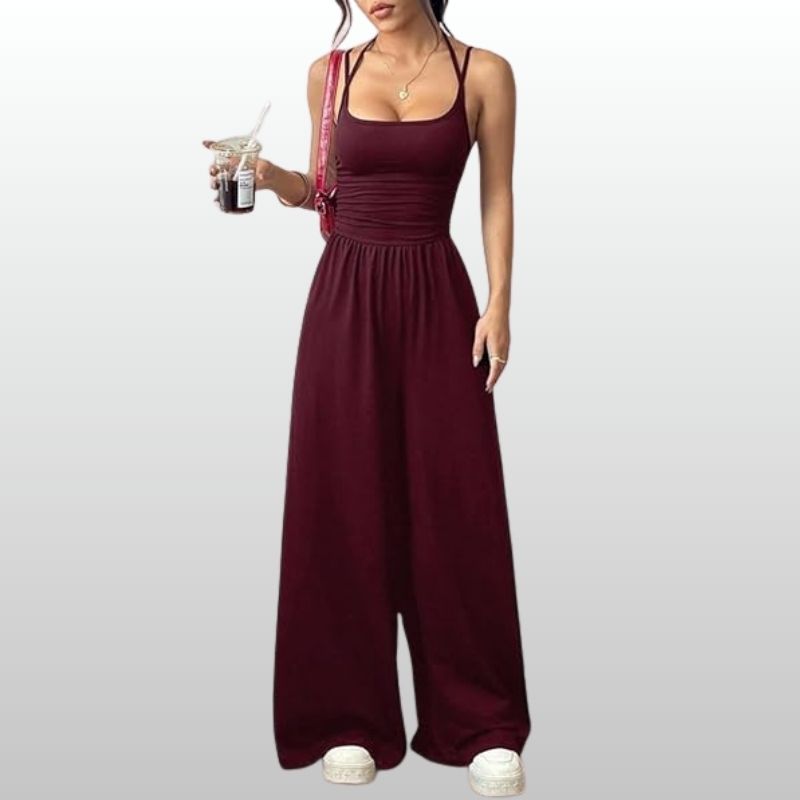 Maja – Vinröd Jumpsuit med Smala Axelband och Vida Ben